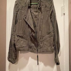 Blank NYC Green Utility Jacket Versatile Lightweight Design
